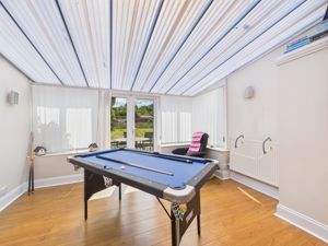 Sun room- click for photo gallery